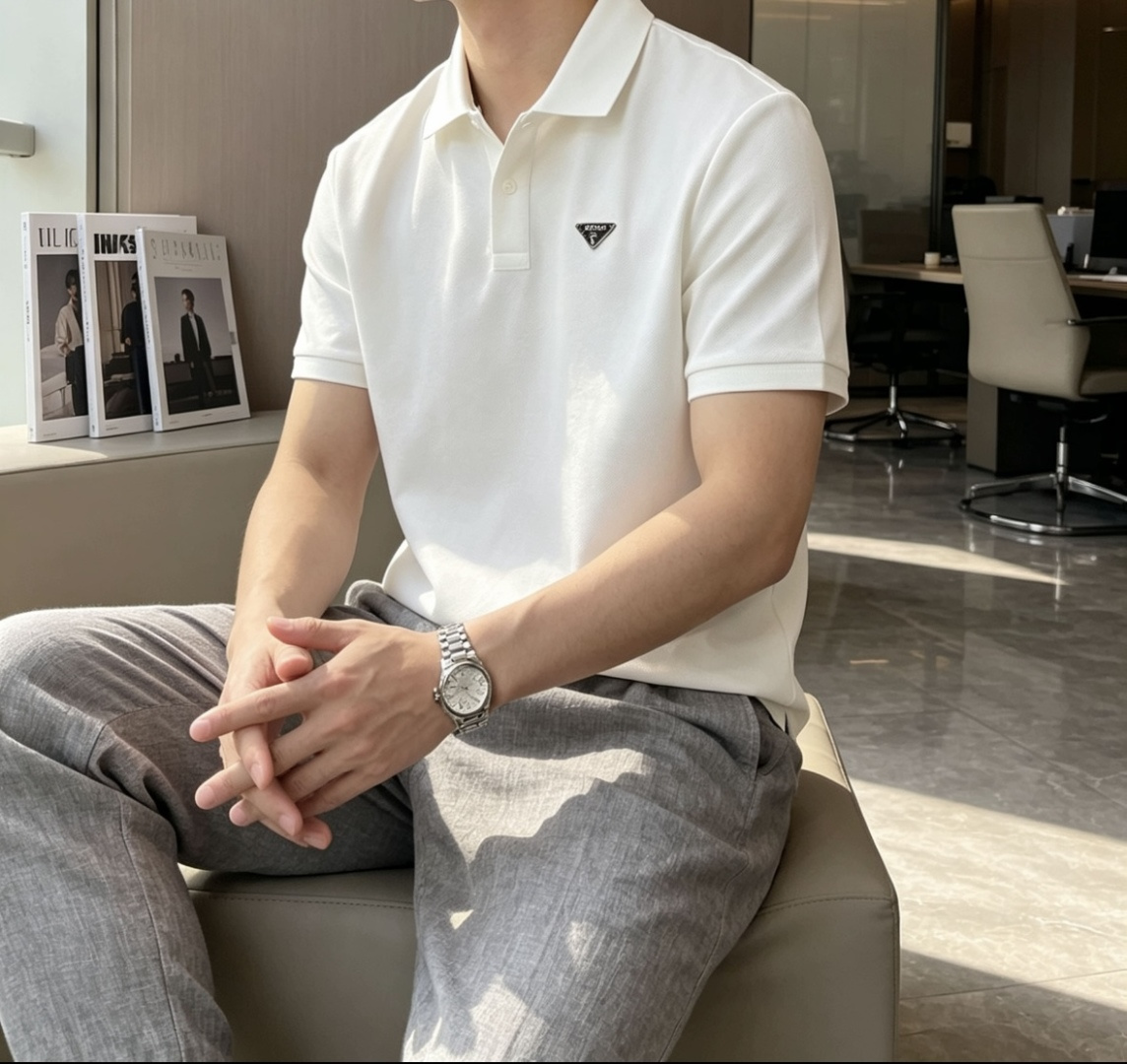 Prad 甄选品牌专用珠地网眼面料，自带透气孔结构，上身干爽不闷汗，告别闷热黏腻。面料挺括有型，抗皱抗起