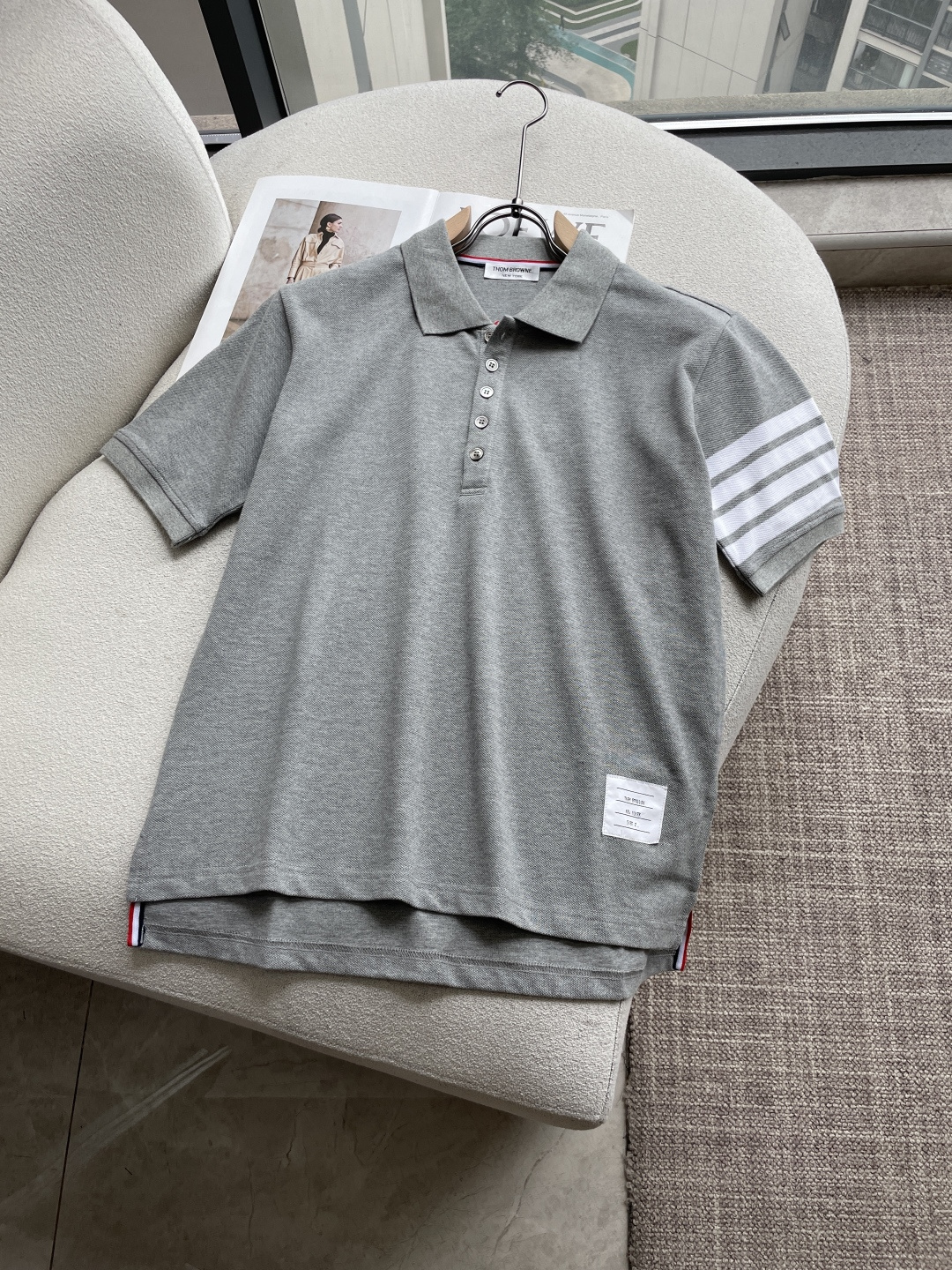 Thom Browne 经典四道杠Polo衫｜不费力的高级感真正的优雅，从不需要刻意张扬。这件Thom 