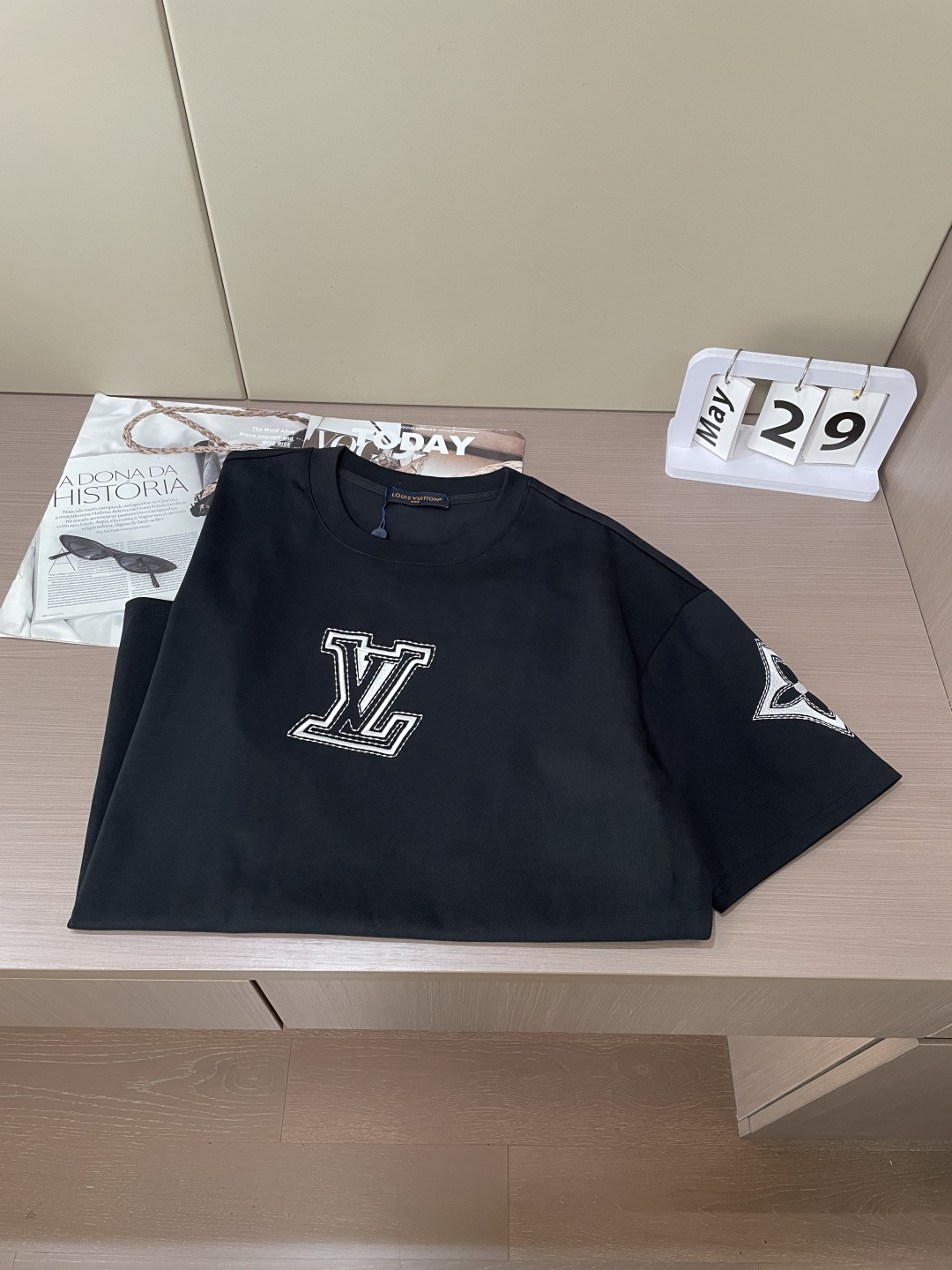 Lv 圆领短袖短裤套装 半袖套装顶级版本贸易公司渠道订单，海外精品独家限定发售，经典即永恒，入手绝对值的
