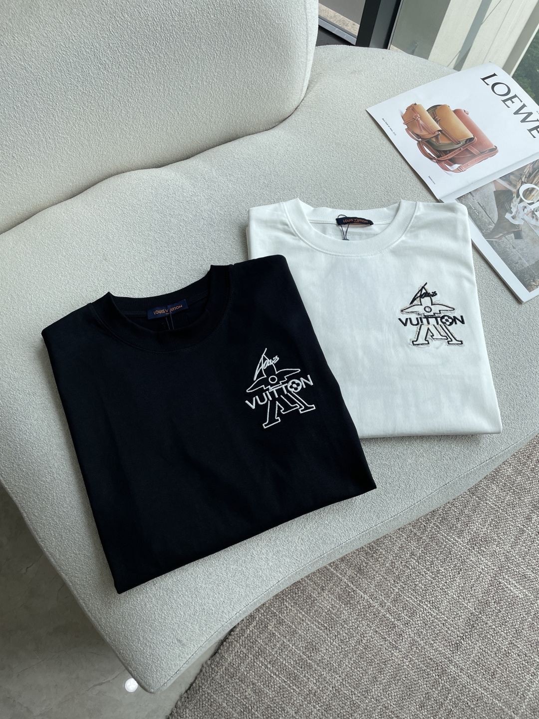 Lv 官网同款 官网同款 官网同款⚠️重磅推荐！2026ss夏装新品 专柜在售 最新系列图案logo短袖