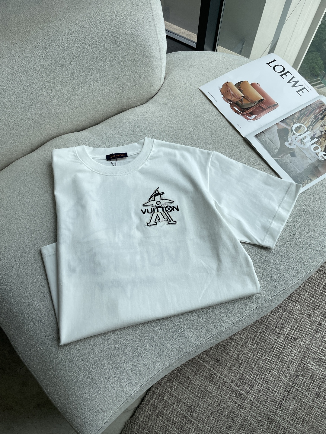 Lv 官网同款 官网同款 官网同款⚠️重磅推荐！2026ss夏装新品 专柜在售 最新系列图案logo短袖
