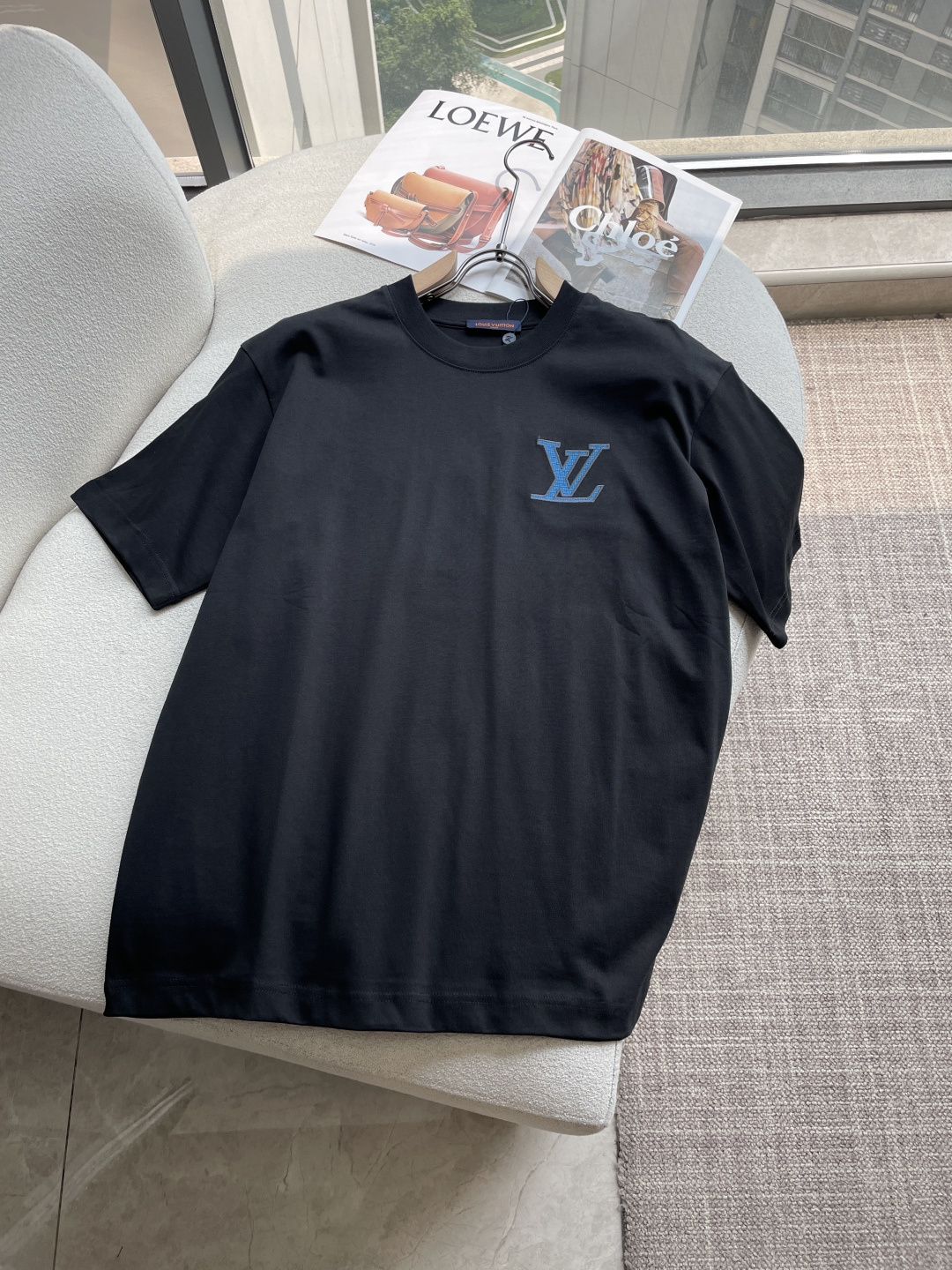 Lv 官网同款 官网同款 官网同款⚠️重磅推荐！2026ss夏装新品 专柜在售 最新系列图案logo短袖