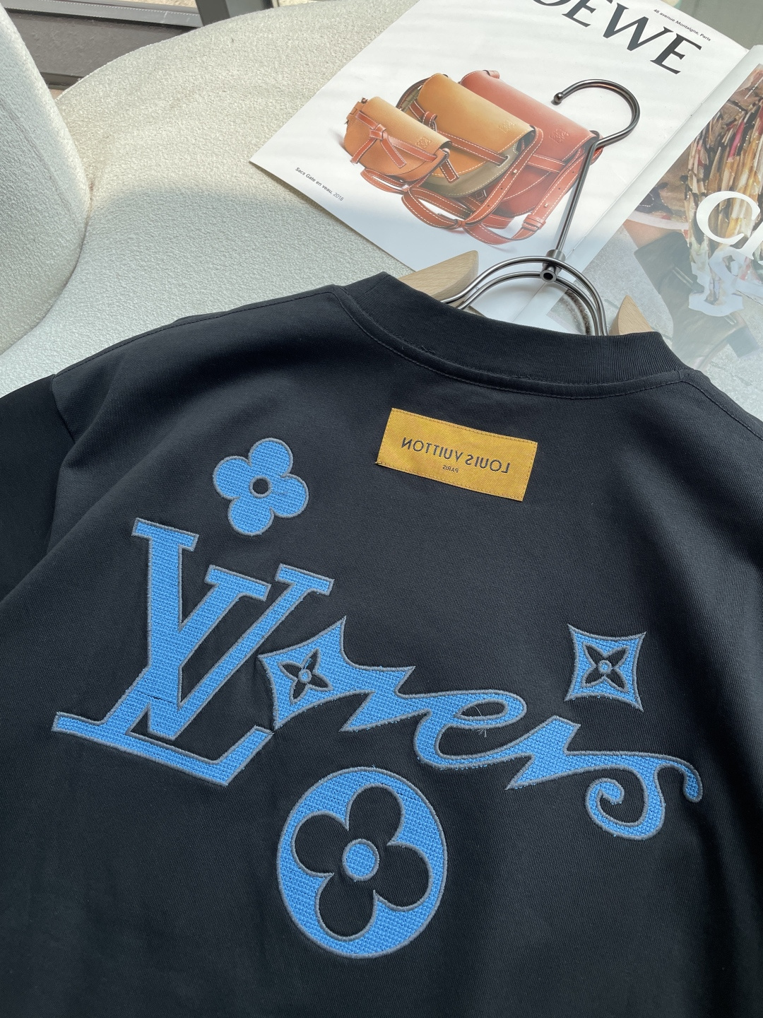 Lv 官网同款 官网同款 官网同款⚠️重磅推荐！2026ss夏装新品 专柜在售 最新系列图案logo短袖
