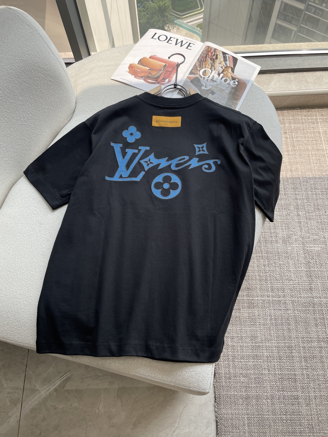 Lv 官网同款 官网同款 官网同款⚠️重磅推荐！2026ss夏装新品 专柜在售 最新系列图案logo短袖