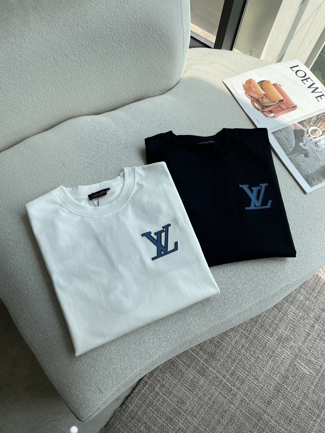 Lv 官网同款 官网同款 官网同款⚠️重磅推荐！2026ss夏装新品 专柜在售 最新系列图案logo短袖