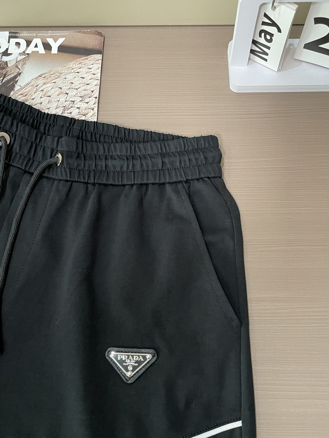 Prad 翻领短袖短裤套装 半袖套装顶级版本贸易公司渠道订单，海外精品独家限定发售，经典即永恒，入手绝对