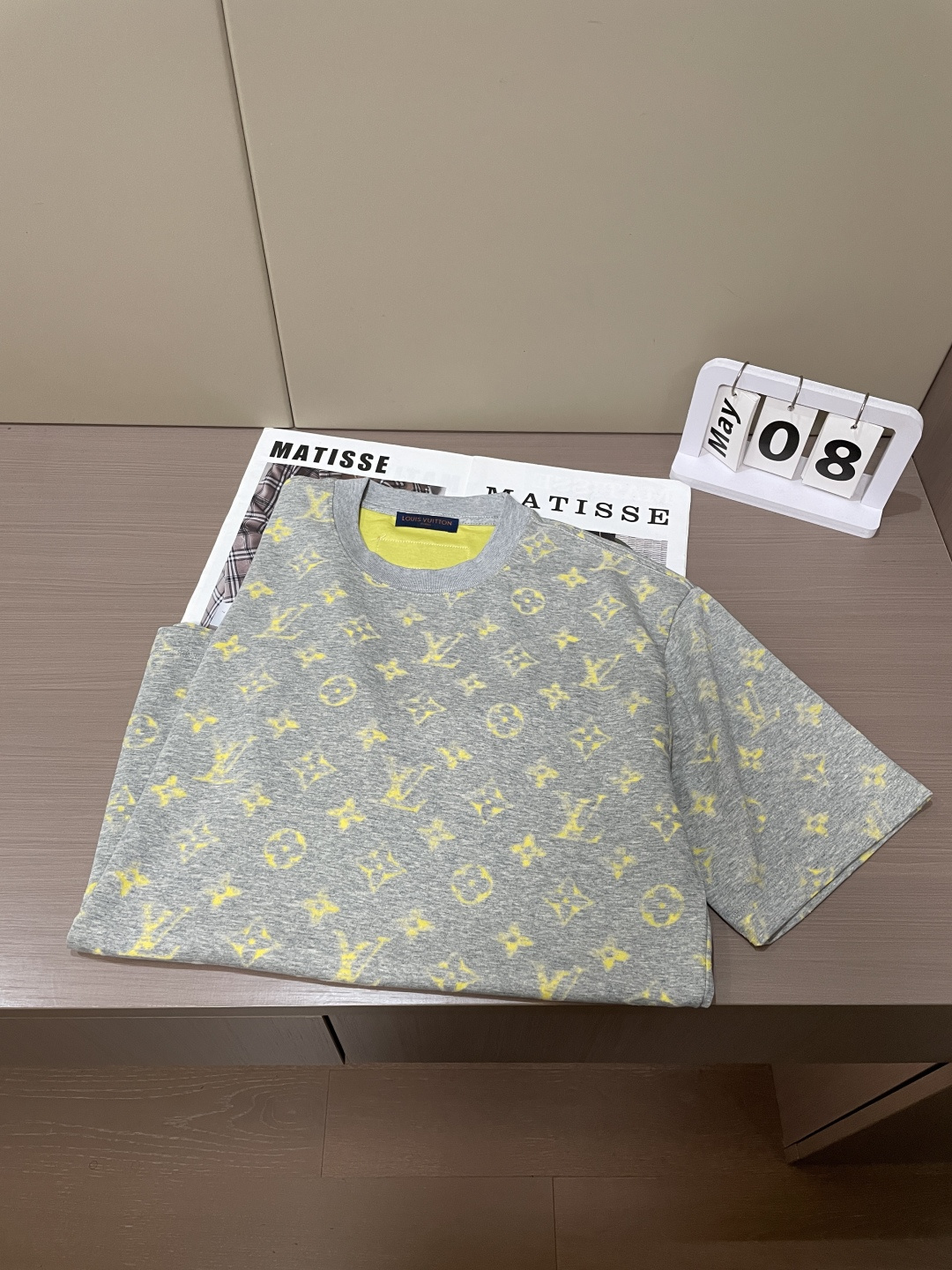 Lv 官网同款 官网同款 官网同款⚠️重磅推荐！2026ss夏装新品 专柜在售 最新系列图案logo短袖