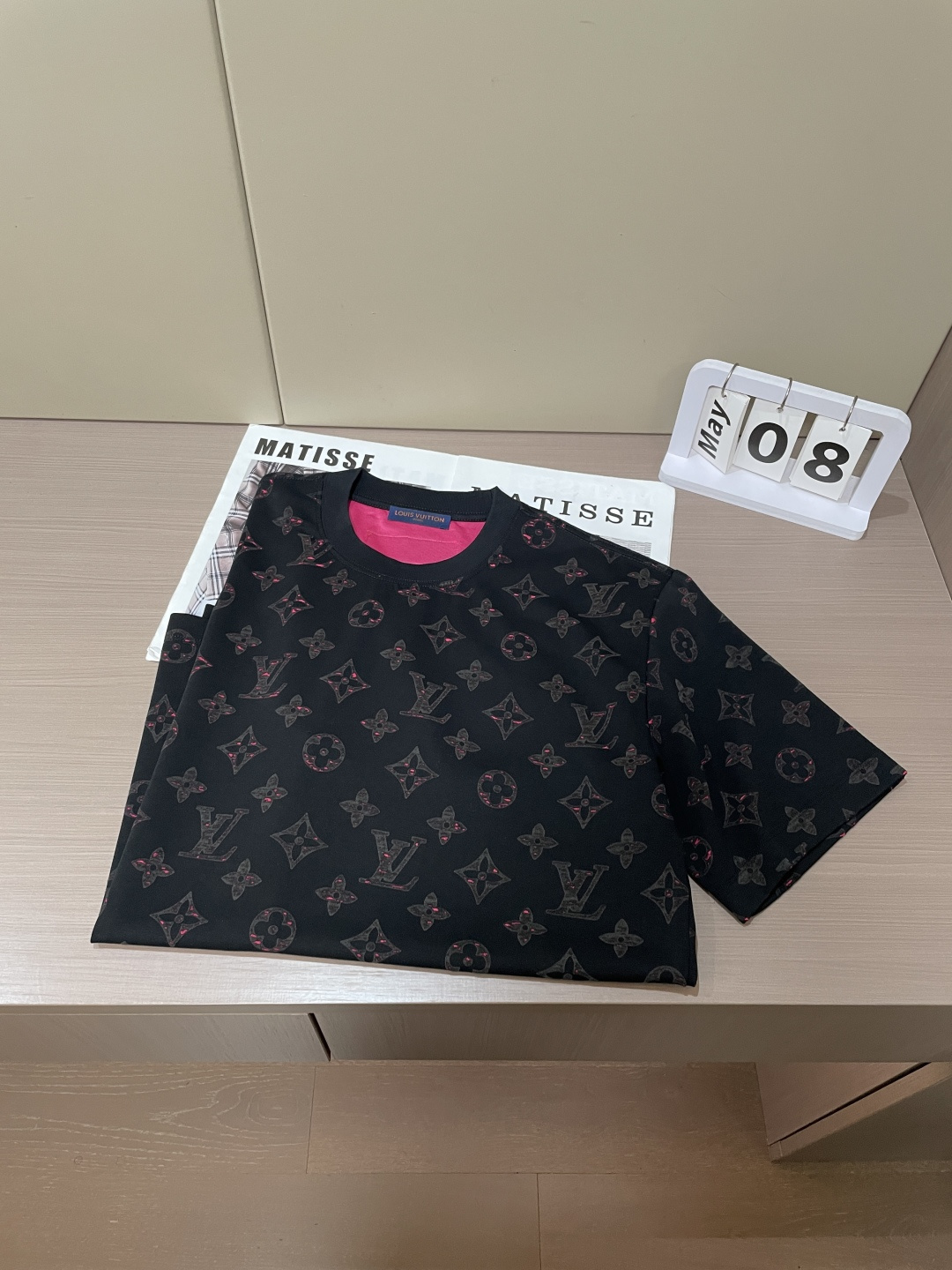 Lv 官网同款 官网同款 官网同款⚠️重磅推荐！2026ss夏装新品 专柜在售 最新系列图案logo短袖
