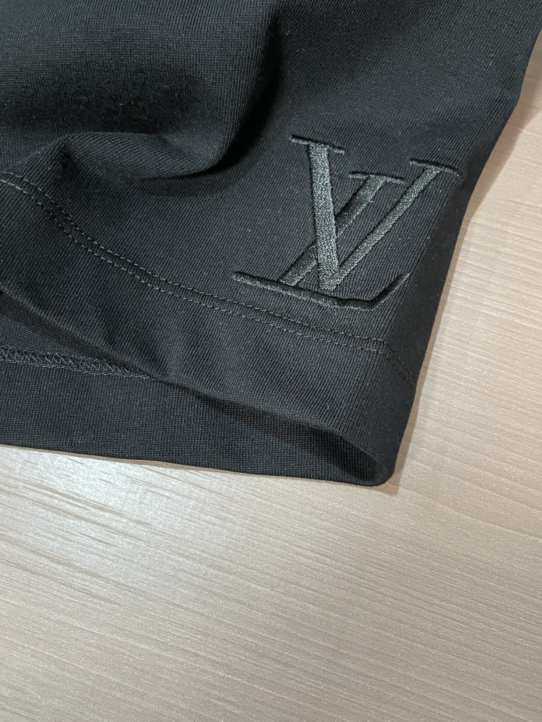 Lv 官网同款 官网同款 官网同款⚠️重磅推荐！2026ss夏装新品 专柜在售 最新系列图案logo短袖