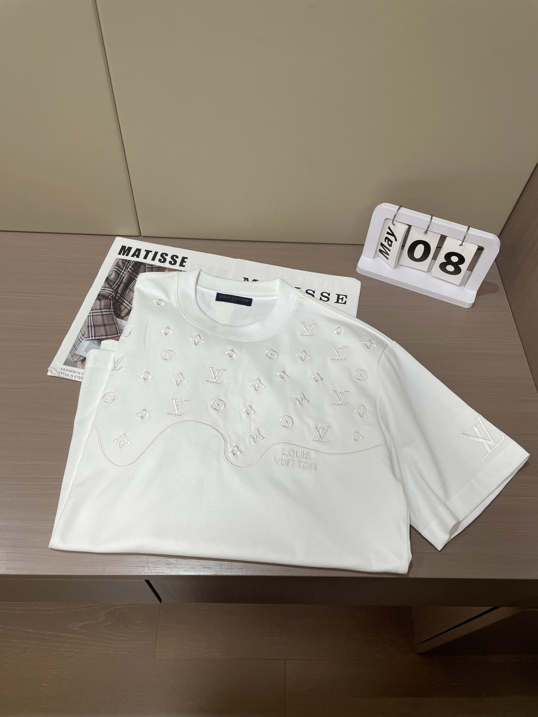 Lv 官网同款 官网同款 官网同款⚠️重磅推荐！2026ss夏装新品 专柜在售 最新系列图案logo短袖