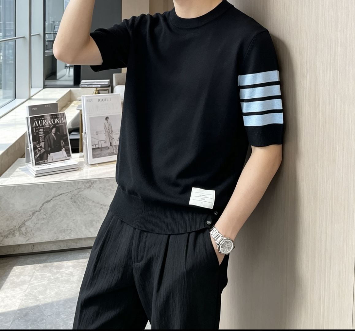 TB 2026ss夏季新品男士针织圆领短袖衫！独家首发 采用纤维超细与高弹的伊力特纱线织造而成，质感与纹