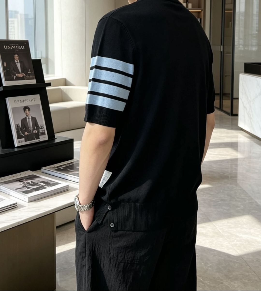TB 2026ss夏季新品男士针织圆领短袖衫！独家首发 采用纤维超细与高弹的伊力特纱线织造而成，质感与纹