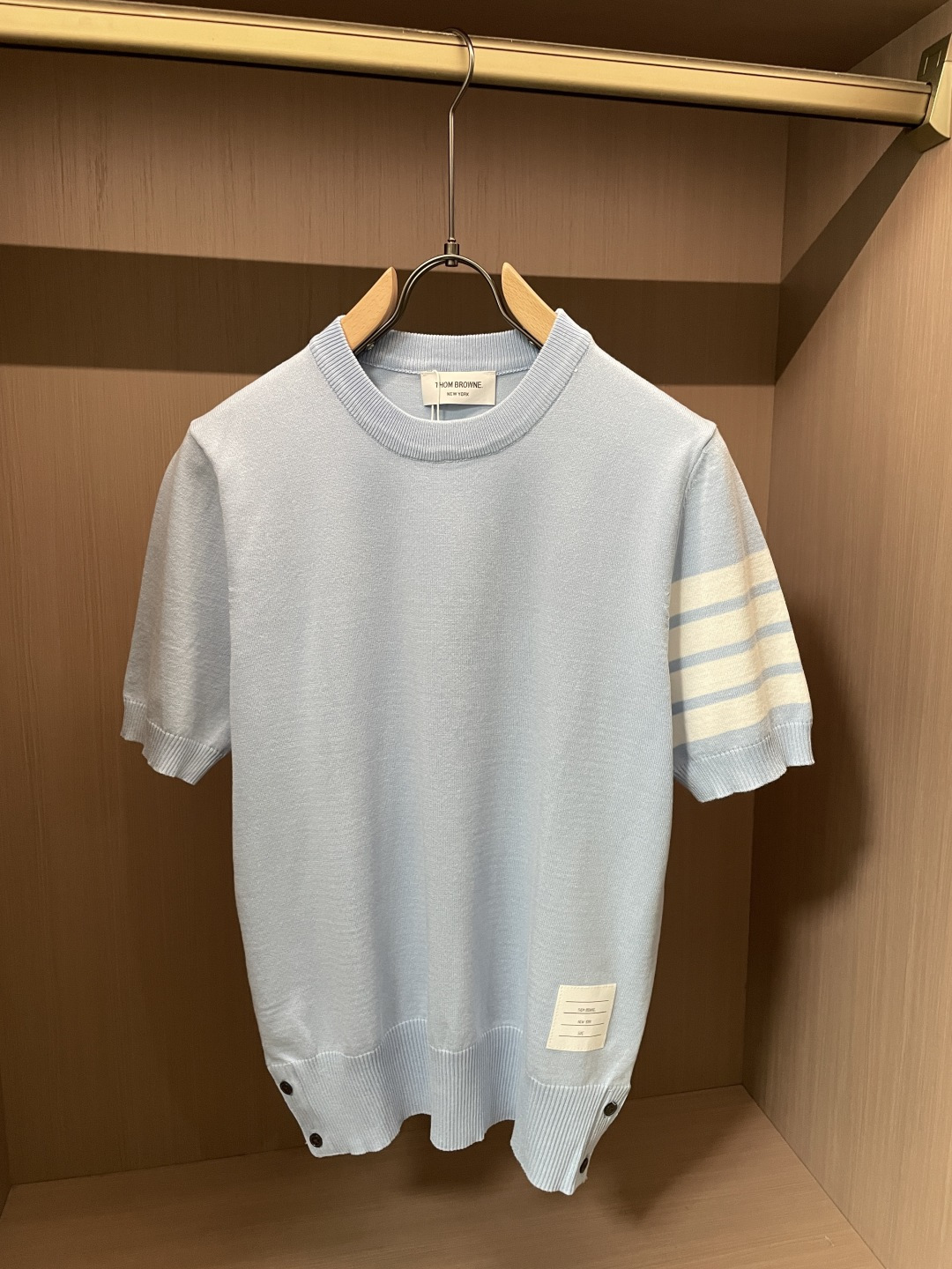 TB 2026ss夏季新品男士针织圆领短袖衫！独家首发 采用纤维超细与高弹的伊力特纱线织造而成，质感与纹