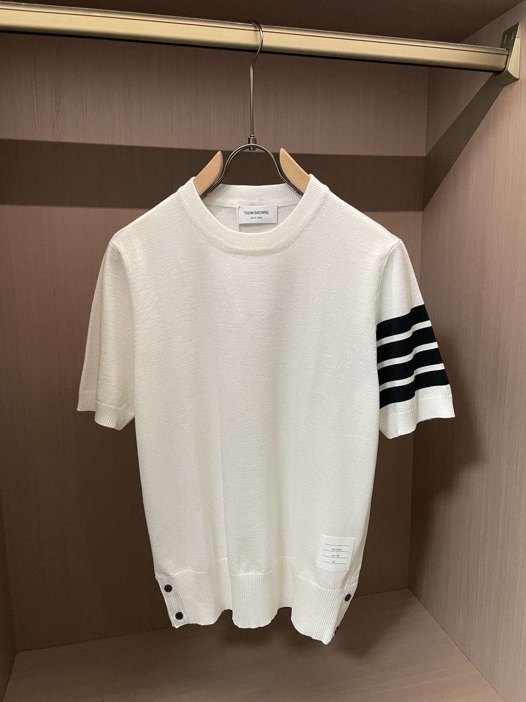 TB 2026ss夏季新品男士针织圆领短袖衫！独家首发 采用纤维超细与高弹的伊力特纱线织造而成，质感与纹