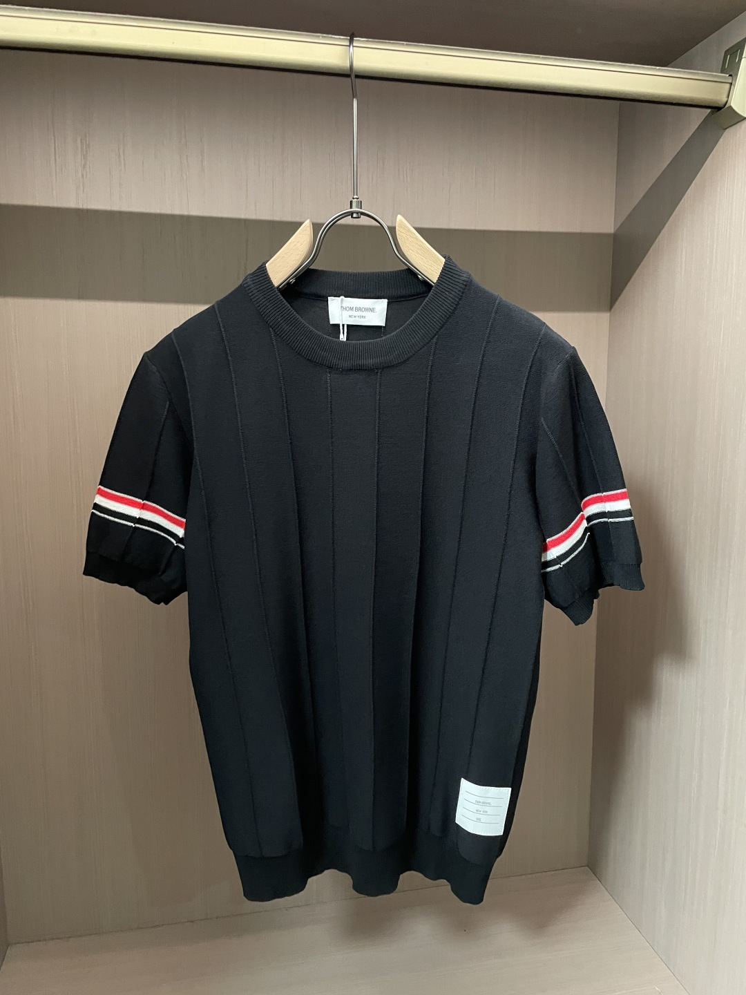 TB 2026ss夏季新品男士针织圆领短袖衫！独家首发 采用纤维超细与高弹的伊力特纱线织造而成，质感与纹