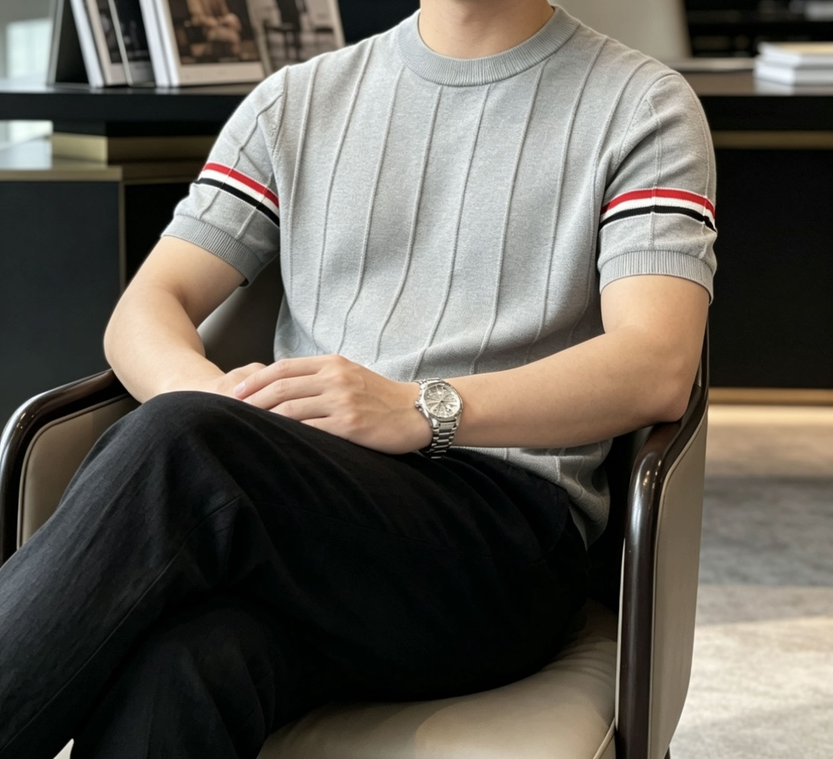 TB 2026ss夏季新品男士针织圆领短袖衫！独家首发 采用纤维超细与高弹的伊力特纱线织造而成，质感与纹