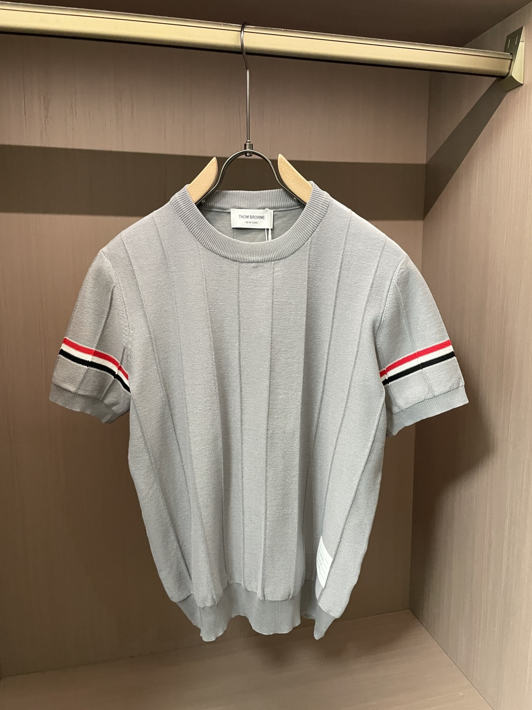 TB 2026ss夏季新品男士针织圆领短袖衫！独家首发 采用纤维超细与高弹的伊力特纱线织造而成，质感与纹
