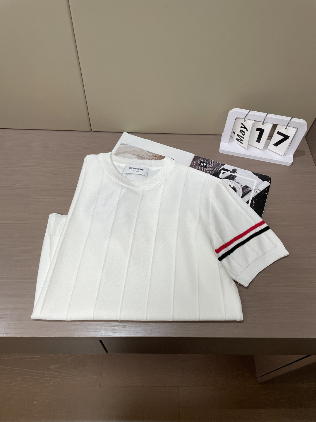 TB 2026ss夏季新品男士针织圆领短袖衫！独家首发 采用纤维超细与高弹的伊力特纱线织造而成，质感与纹