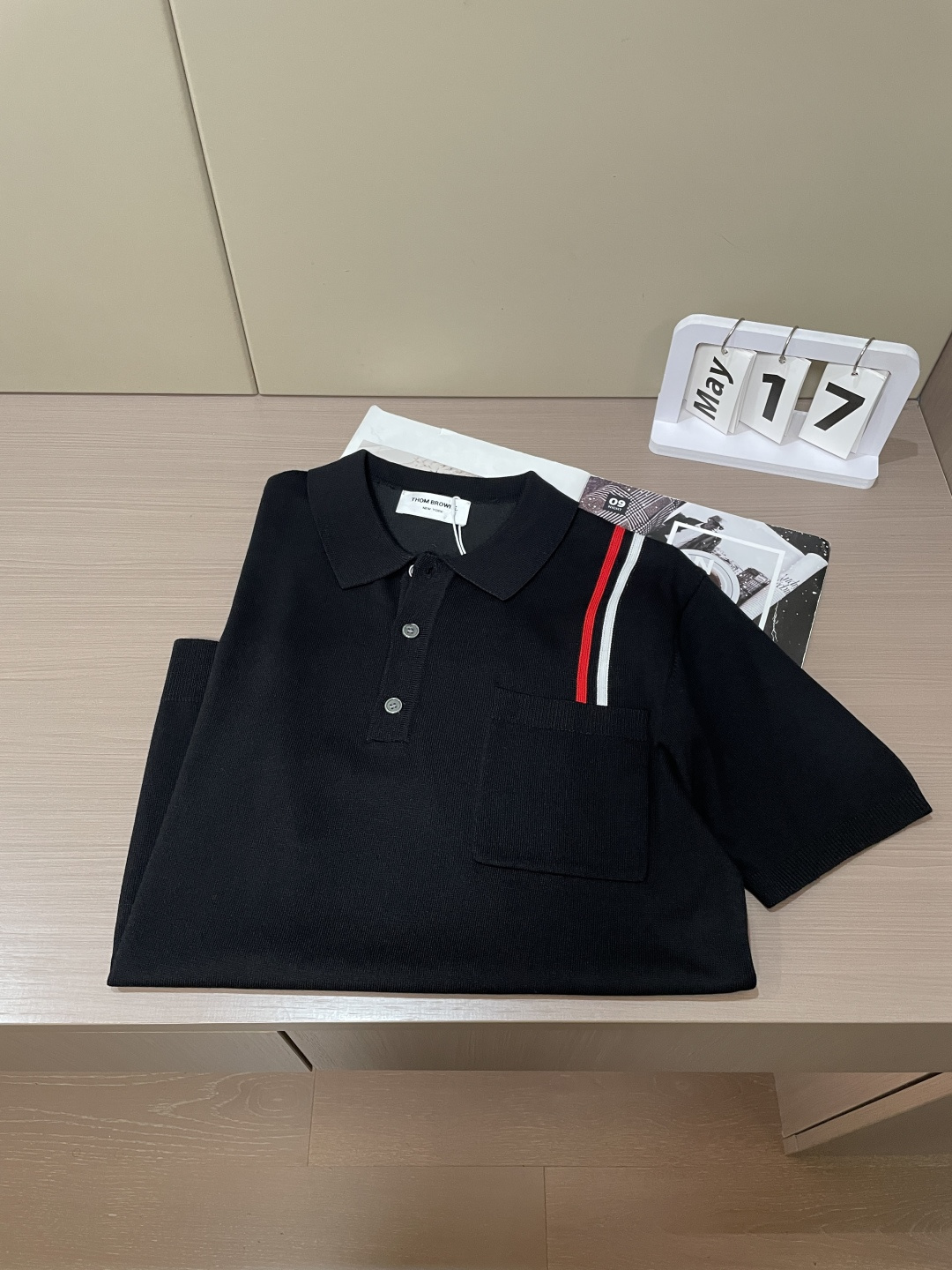 TB 2026ss夏季新品男士针织翻领短袖衫！独家首发 采用纤维超细与高弹的伊力特纱线织造而成，质感与纹