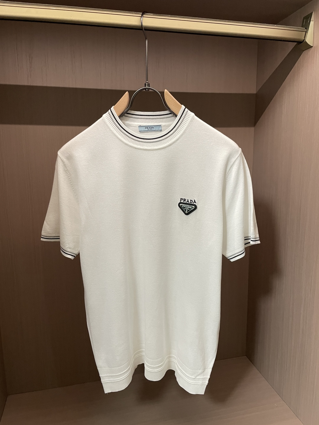 Prad 2026ss夏季新品男士针织圆领短袖衫！独家首发 采用纤维超细与高弹的伊力特纱线织造而成，质感