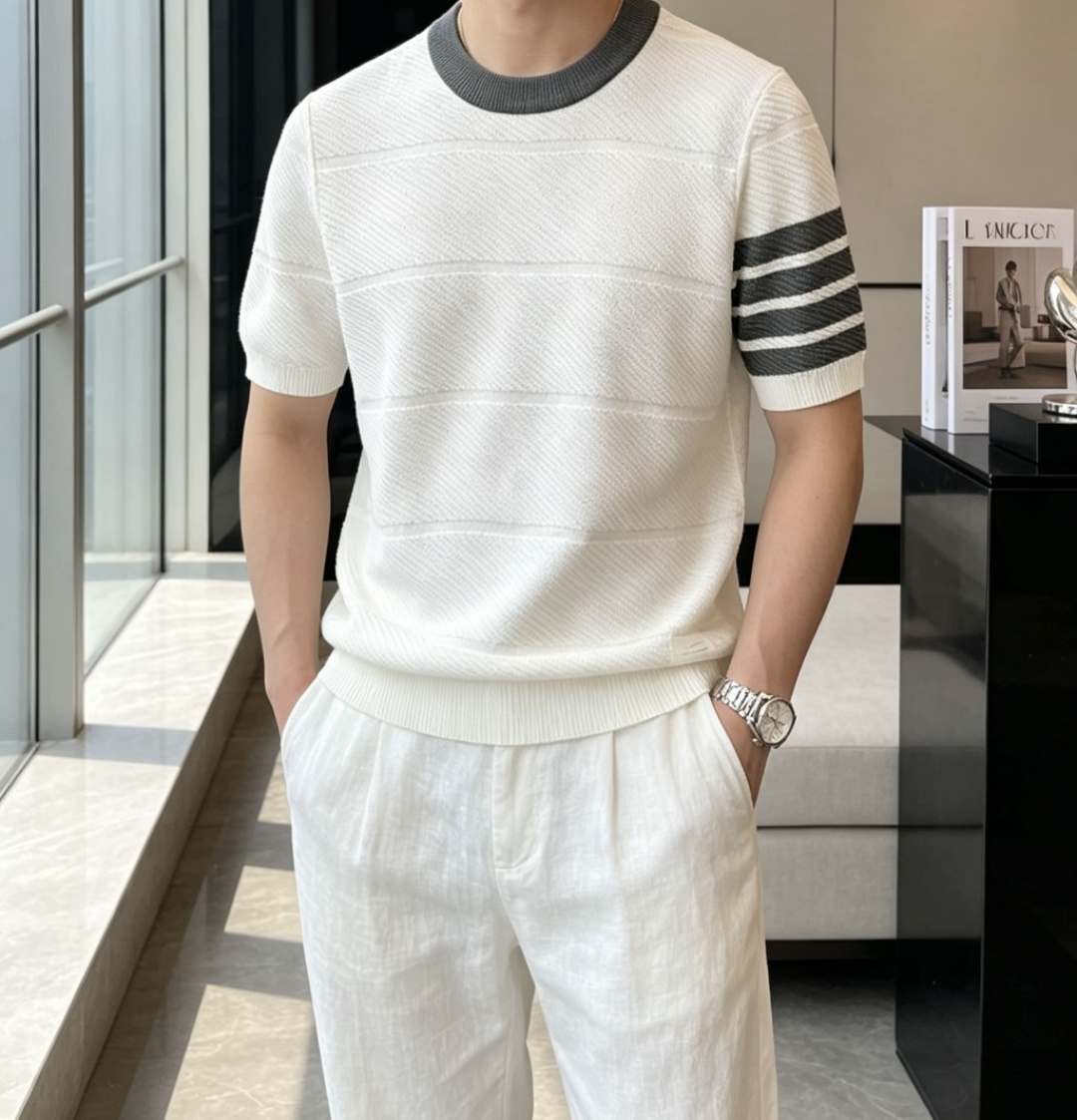 TB 2026ss夏季新品男士针织圆领短袖衫！独家首发 采用纤维超细与高弹的伊力特纱线织造而成，质感与纹
