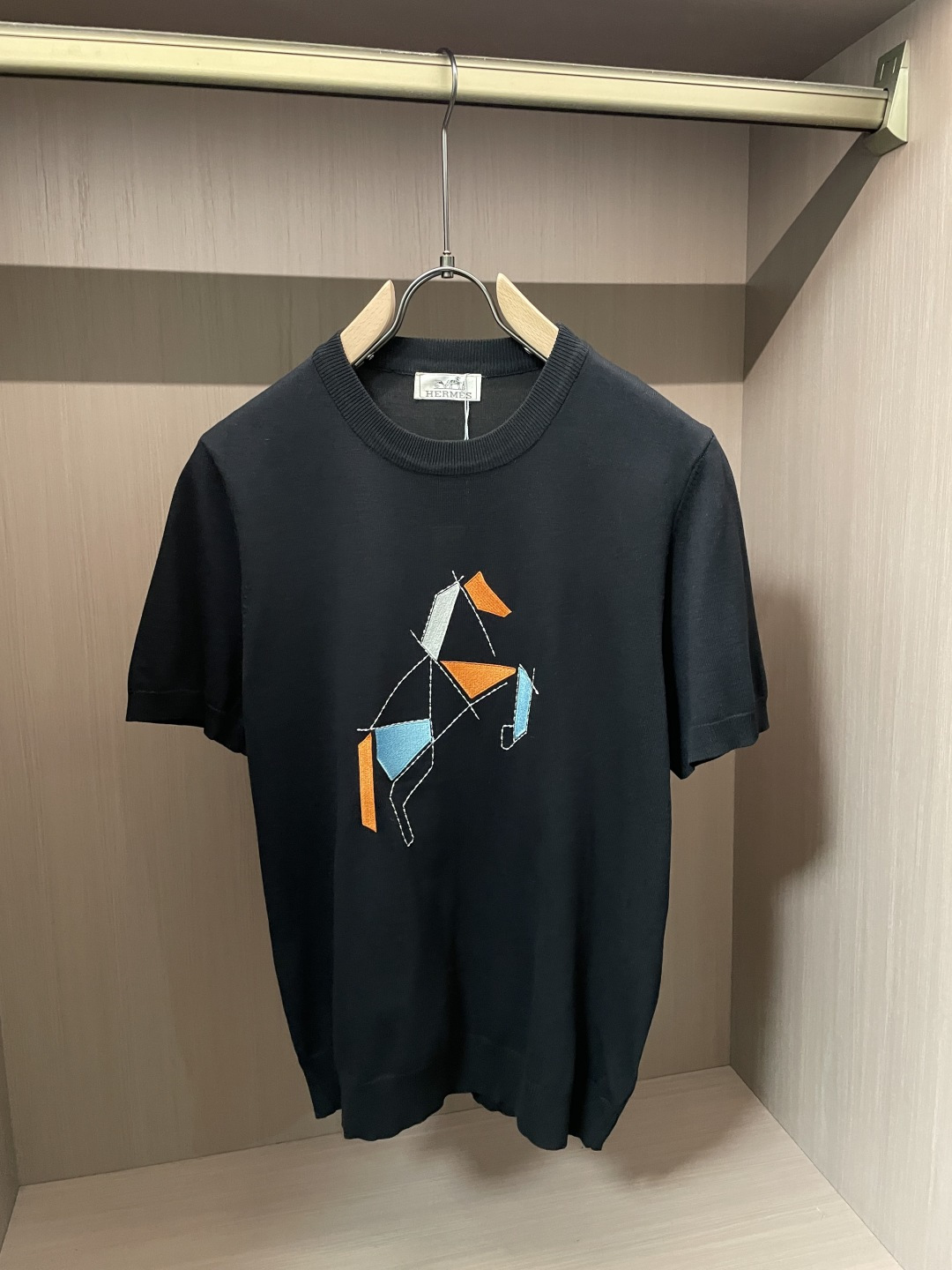 爱🐎仕 2026ss夏季新品男士针织圆领短袖衫！独家首发 采用纤维超细与高弹的伊力特纱线织造而成，质感与