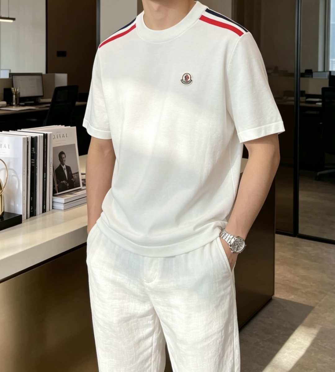 蒙口 2026ss夏季新品男士针织圆领短袖衫！独家首发 采用纤维超细与高弹的伊力特纱线织造而成，质感与纹