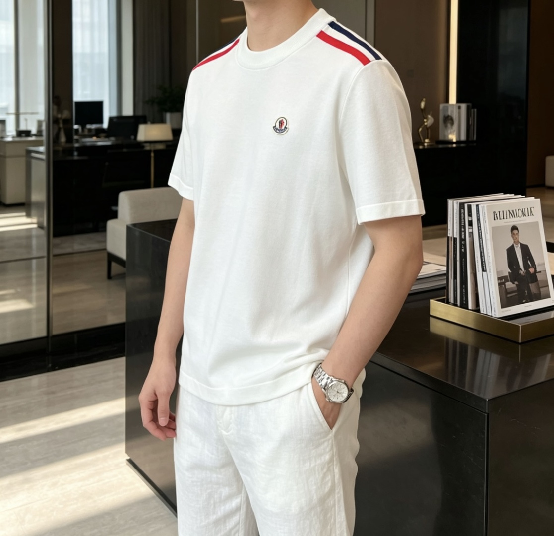 蒙口 2026ss夏季新品男士针织圆领短袖衫！独家首发 采用纤维超细与高弹的伊力特纱线织造而成，质感与纹