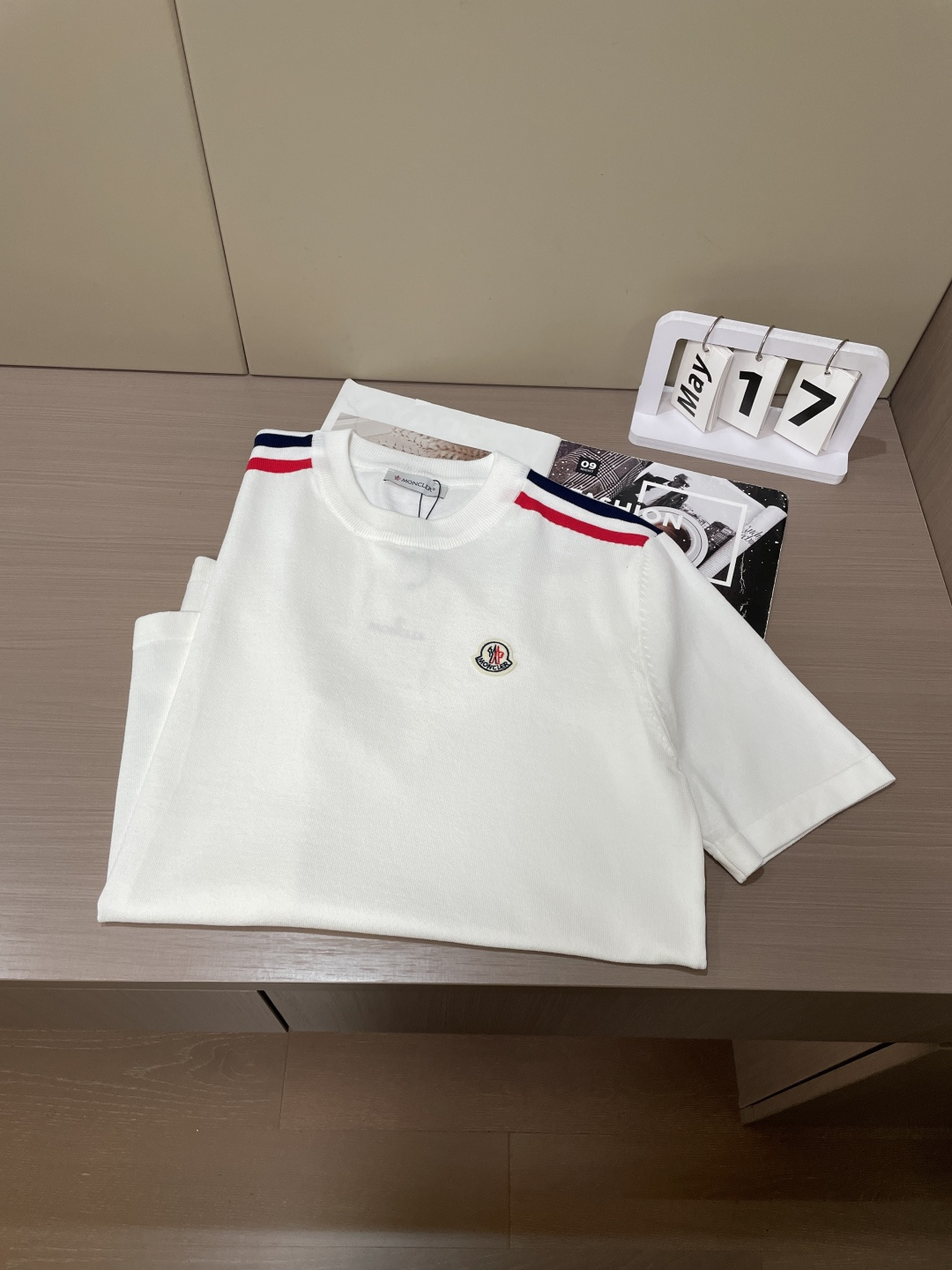 蒙口 2026ss夏季新品男士针织圆领短袖衫！独家首发 采用纤维超细与高弹的伊力特纱线织造而成，质感与纹