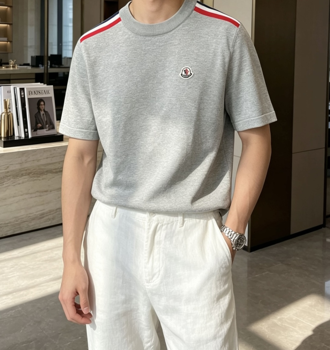 蒙口 2026ss夏季新品男士针织圆领短袖衫！独家首发 采用纤维超细与高弹的伊力特纱线织造而成，质感与纹