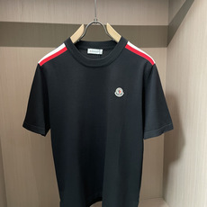 蒙口 2026ss夏季新品男士针织圆领短袖衫!独家首发 采用纤维超细与高弹的伊力特纱线织造而成,质感与纹 蒙口 2026ss夏季新品男士针织圆领短袖衫!独家首发 采用纤维超细与高弹的伊力特纱线织造而成,质感与纹