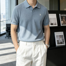 拉夫劳伦 2026ss夏季新品男士针织翻领短袖衫!独家首发 采用纤维超细与高弹的伊力特纱线织造而成,质感 拉夫劳伦 2026ss夏季新品男士针织翻领短袖衫!独家首发 采用纤维超细与高弹的伊力特纱线织造而成,质感
