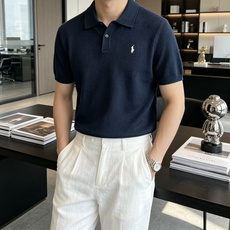 拉夫劳伦 2026ss夏季新品男士针织翻领短袖衫!独家首发 采用纤维超细与高弹的伊力特纱线织造而成,质感 拉夫劳伦 2026ss夏季新品男士针织翻领短袖衫!独家首发 采用纤维超细与高弹的伊力特纱线织造而成,质感