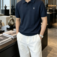 拉夫劳伦 2026ss夏季新品男士针织翻领短袖衫!独家首发 采用纤维超细与高弹的伊力特纱线织造而成,质感 拉夫劳伦 2026ss夏季新品男士针织翻领短袖衫!独家首发 采用纤维超细与高弹的伊力特纱线织造而成,质感