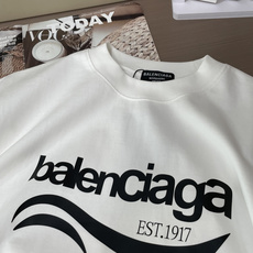 Balenciaga波浪字母短袖|极简白基础款经典弧形波浪logo搭配EST.1917标识,辨识度拉满重 Balenciaga波浪字母短袖|极简白基础款经典弧形波浪logo搭配EST.1917标识,辨识度拉满重