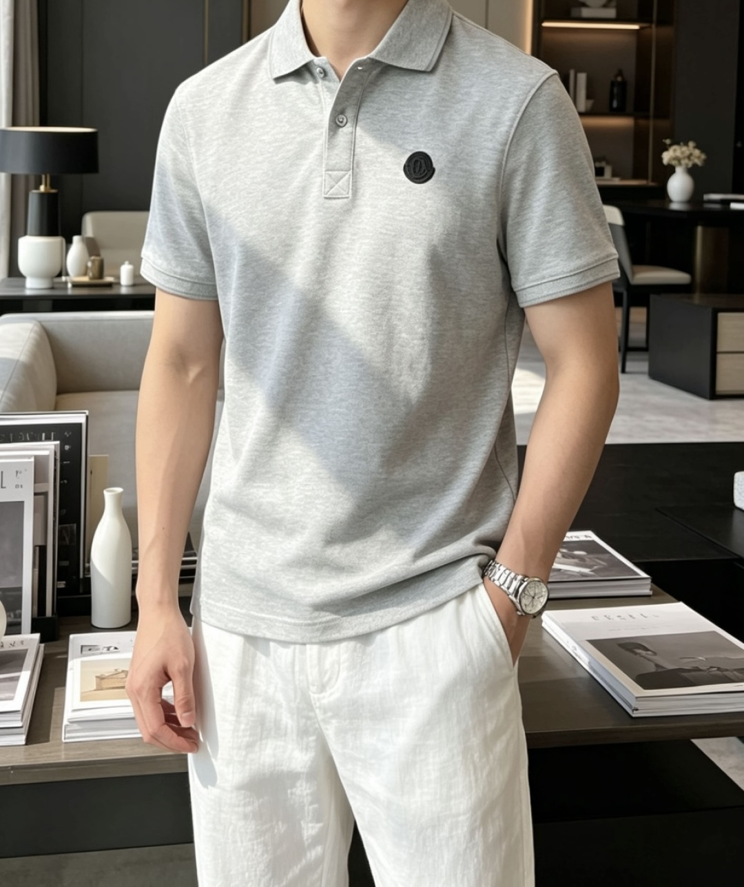 Moncler后背竖标Polo衫｜胸前黑色圆形徽章，后背竖向雪山大logo，前后呼应层次感拉满精选透气珠