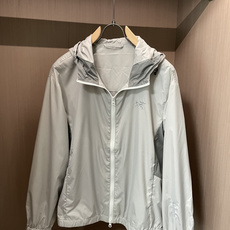 始祖鸟轻量防晒套装|黑/浅灰双色整套上新连帽防晒外套+工装短裤成套搭配,户外通勤一套搞定超薄抗撕裂速干面 始祖鸟轻量防晒套装|黑/浅灰双色整套上新连帽防晒外套+工装短裤成套搭配,户外通勤一套搞定超薄抗撕裂速干面