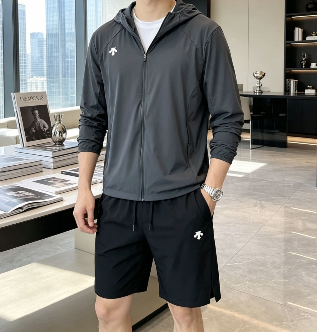 迪桑特男士轻量防晒连帽外套｜运动通勤双在线机能防晒衣专为春夏出行打造的多功能防晒外套，将专业运动面料与简