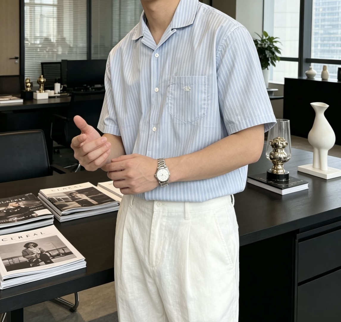 Celine法式古巴领条纹短袖衬衫自带法式慵懒感的海盐蓝细条纹衬衣，一眼沦陷的清爽色调，完美适配春夏所有