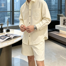 LOEWE米白全套休闲套装|干净治愈极简风长袖衬衫搭配同色系抽绳短裤,成套上身氛围感直接拉满衬衫口袋立体 LOEWE米白全套休闲套装|干净治愈极简风长袖衬衫搭配同色系抽绳短裤,成套上身氛围感直接拉满衬衫口袋立体
