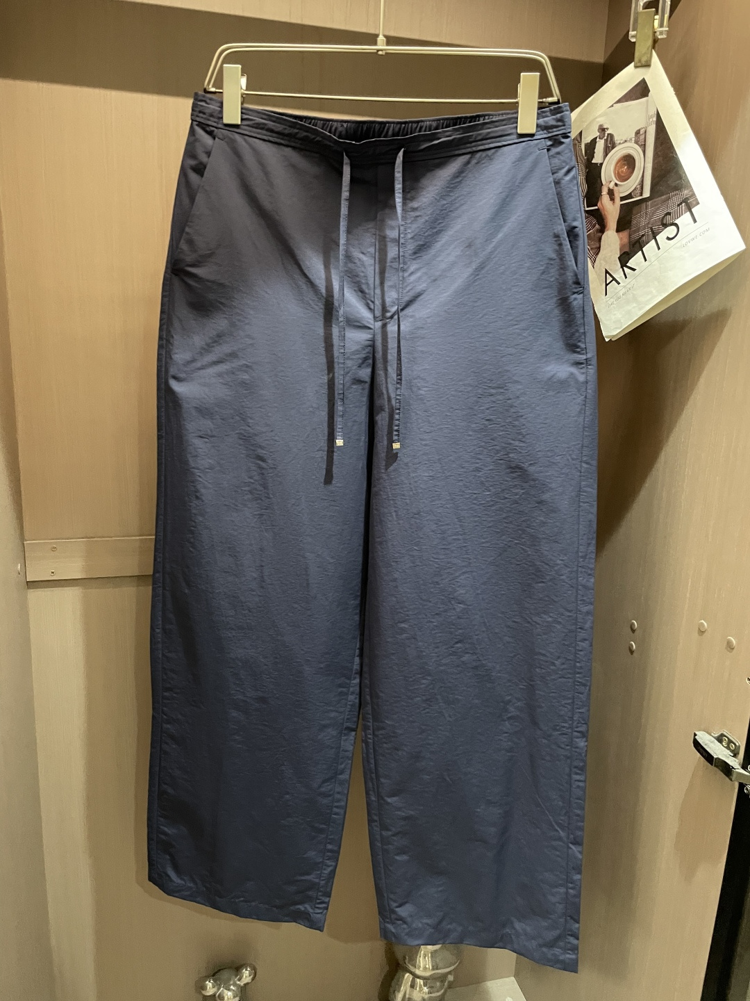 LOEWE藏青同色系休闲套装｜低调高级松弛感短袖衬衫+阔腿长裤成套搭配，统一深海蓝质感满分口袋同色Ana