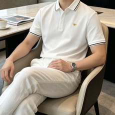 D奥小金蜂刺绣Polo衫|轻奢男士通勤刚需款自带高级质感的珠地棉面料,透气不闷汗,春夏日常、通勤出差都能 D奥小金蜂刺绣Polo衫|轻奢男士通勤刚需款自带高级质感的珠地棉面料,透气不闷汗,春夏日常、通勤出差都能
