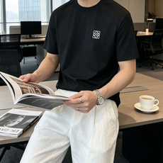 LOEWE刺绣纯色短袖|低调老钱风基础T甄选高支长绒棉面料,手感细腻顺滑,自带垂坠柔光,上身清爽透气,夏 LOEWE刺绣纯色短袖|低调老钱风基础T甄选高支长绒棉面料,手感细腻顺滑,自带垂坠柔光,上身清爽透气,夏