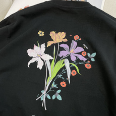 古驰花卉字母双面短袖|复古文艺氛围感拉满正面复古花体英文印花,简约低调不张扬;转身邂逅满幅复古花卉插画, 古驰花卉字母双面短袖|复古文艺氛围感拉满正面复古花体英文印花,简约低调不张扬;转身邂逅满幅复古花卉插画,