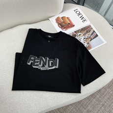 FENDI烫钻立体字母短袖|低调自带柔光贵气黑白双色经典选择,胸前3D立体渐变字母搭配满铺细碎烫钻底衬, FENDI烫钻立体字母短袖|低调自带柔光贵气黑白双色经典选择,胸前3D立体渐变字母搭配满铺细碎烫钻底衬,