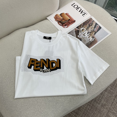 FENDI烫钻立体字母短袖|低调自带柔光贵气黑白双色经典选择,胸前3D立体渐变字母搭配满铺细碎烫钻底衬, FENDI烫钻立体字母短袖|低调自带柔光贵气黑白双色经典选择,胸前3D立体渐变字母搭配满铺细碎烫钻底衬,