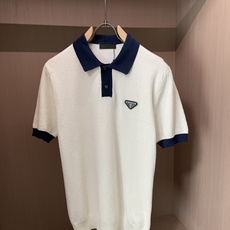 Prad 2026ss夏季新品男士针织翻领短袖衫!独家首发 采用纤维超细与高弹的伊力特纱线织造而成,质感 Prad 2026ss夏季新品男士针织翻领短袖衫!独家首发 采用纤维超细与高弹的伊力特纱线织造而成,质感