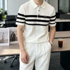 Prad 2026ss夏季新品男士针织翻领短袖衫!独家首发 采用纤维超细与高弹的伊力特纱线织造而成,质感 Prad 2026ss夏季新品男士针织翻领短袖衫!独家首发 采用纤维超细与高弹的伊力特纱线织造而成,质感