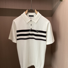 Prad 2026ss夏季新品男士针织翻领短袖衫!独家首发 采用纤维超细与高弹的伊力特纱线织造而成,质感 Prad 2026ss夏季新品男士针织翻领短袖衫!独家首发 采用纤维超细与高弹的伊力特纱线织造而成,质感