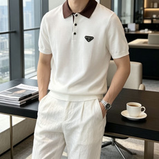 Prad 2026ss夏季新品男士针织翻领短袖衫!独家首发 采用纤维超细与高弹的伊力特纱线织造而成,质感 Prad 2026ss夏季新品男士针织翻领短袖衫!独家首发 采用纤维超细与高弹的伊力特纱线织造而成,质感